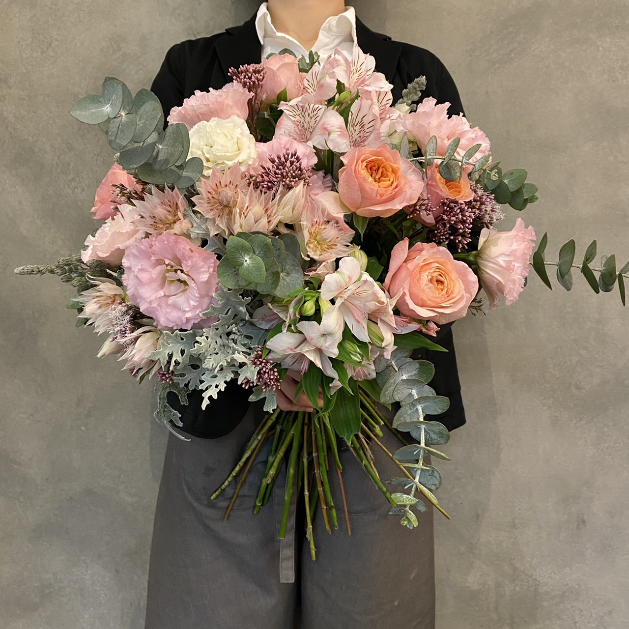 花束 8000円 Libertine Flower Works